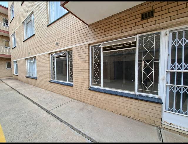 1 BEDROOM FLAT FOR SALE IN VEREENIGING CENTRAL